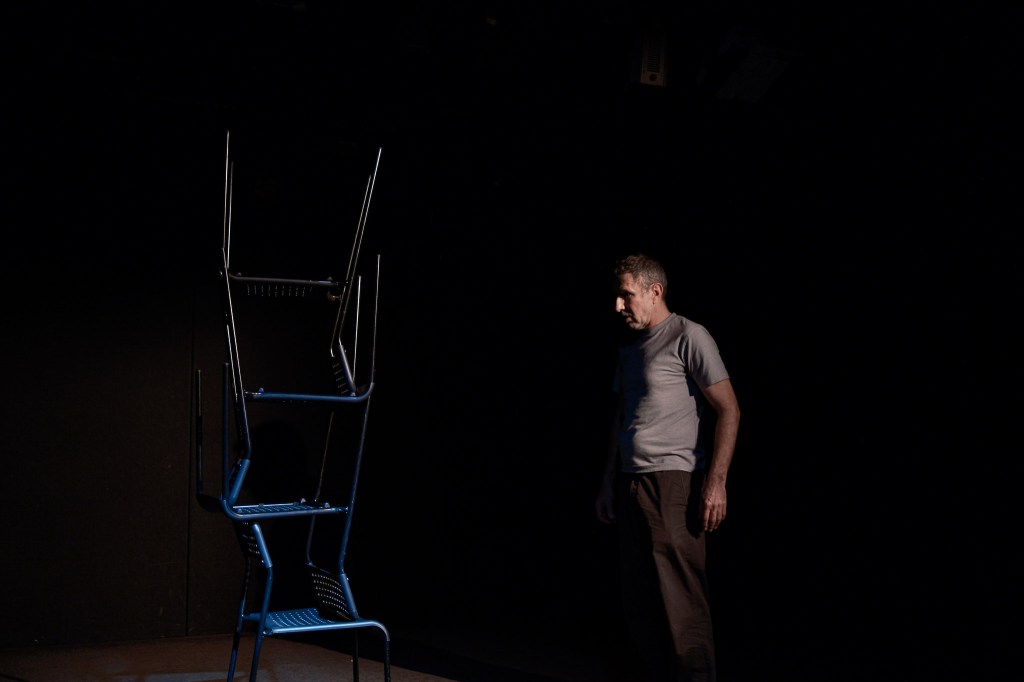 A teatro – “Pays Bonheur “